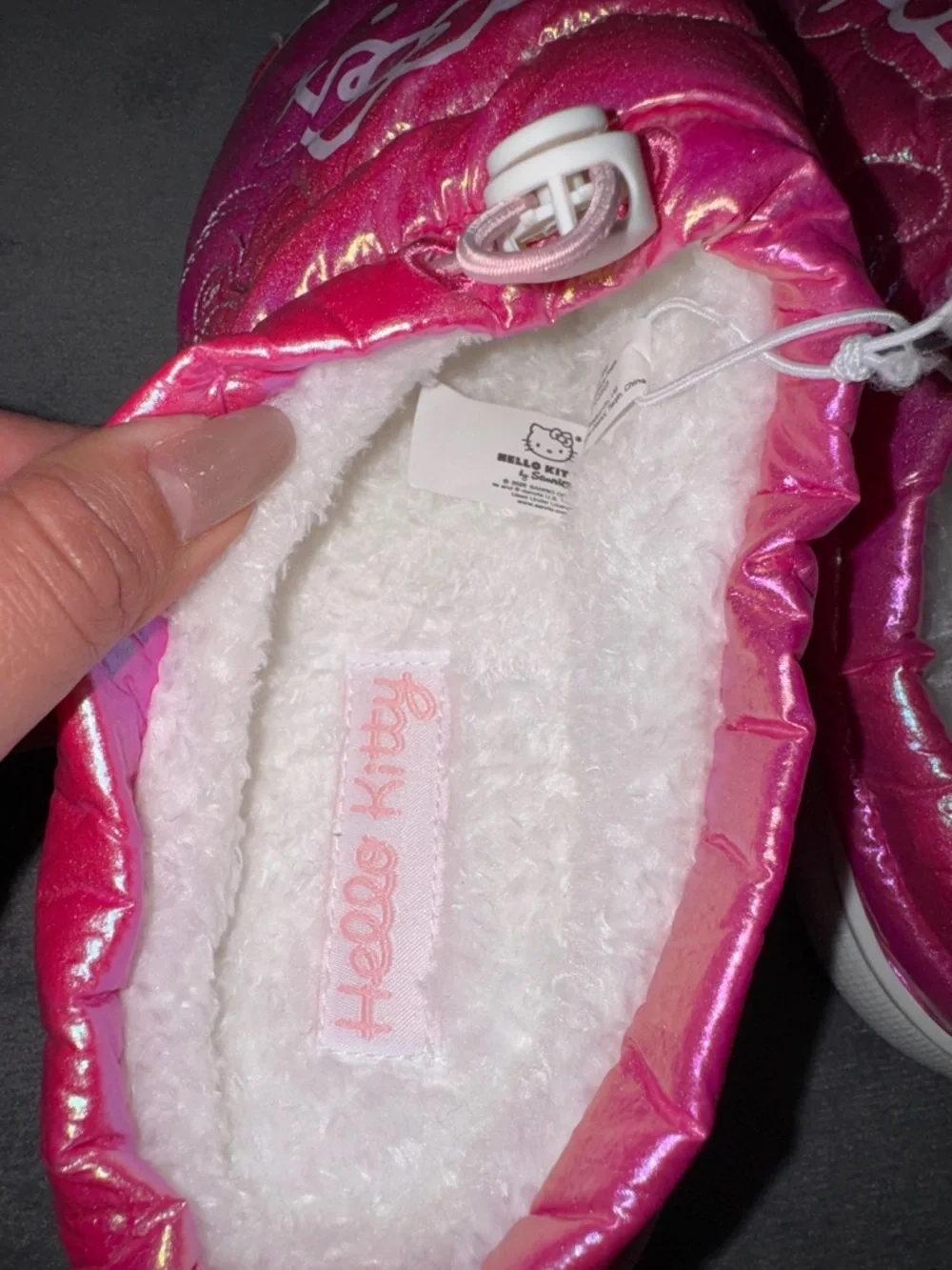Hello Kitty-NWT Pink Metallic Slip-On Slippers Adult Size 7-8 - Picture 5 of 13